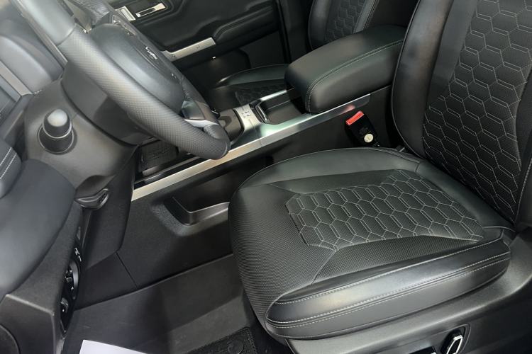 Used 212 T01 2024 2.0T Explorer