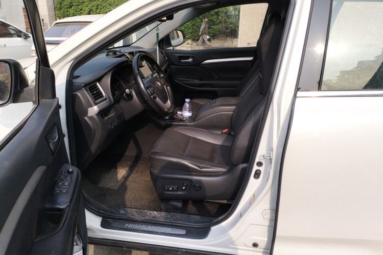 Used Toyota Highlander 2017 2.0T Four-Wheel Drive Luxury Edition 7 Seats Driver Seat