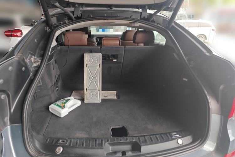 Used BMW 5 Series GT 2010 535i Leading Model Trunk