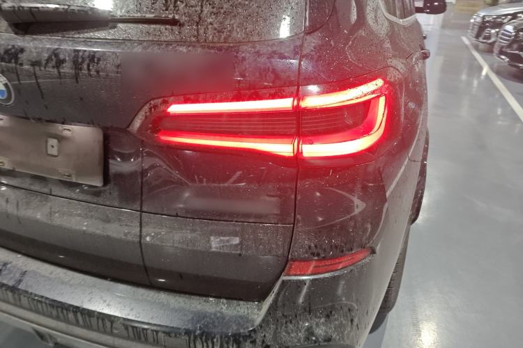 Used BMW X5 2022 xDrive 30Li Luxury M Sport Package
