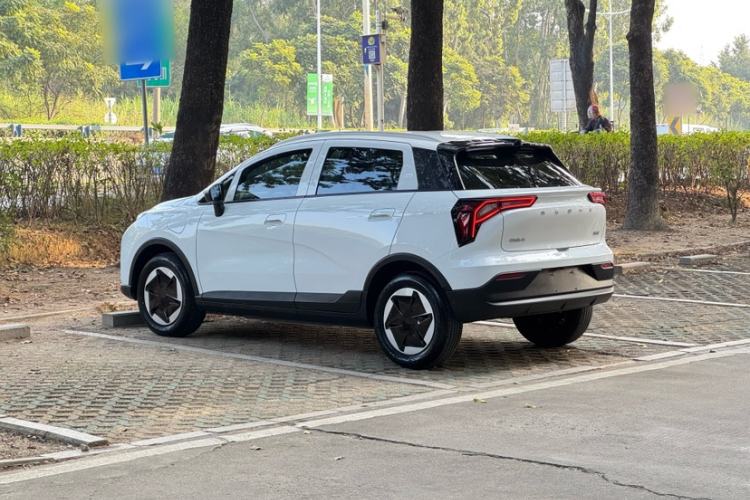 Used Geometry E Firefly 2024 301km Flowing Light Exterior 5