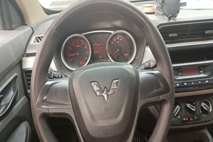 Used Wuling Hongguang 2019 1.5L S Standard Version China VI LAR
