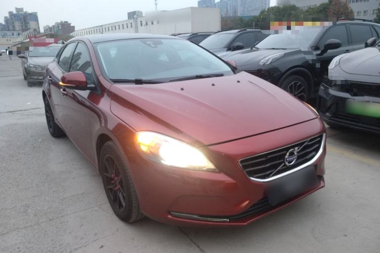 Used Volvo V40 2016 T3 Zhiyi Edition
