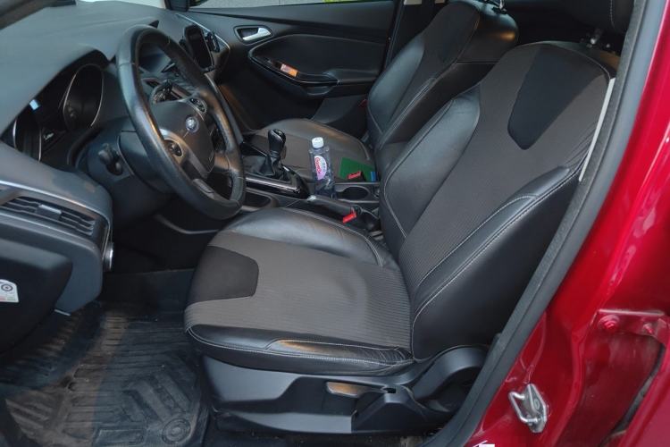 Used Ford Focus 2012 Hatchback 1.6L Manual Fashion Edition
