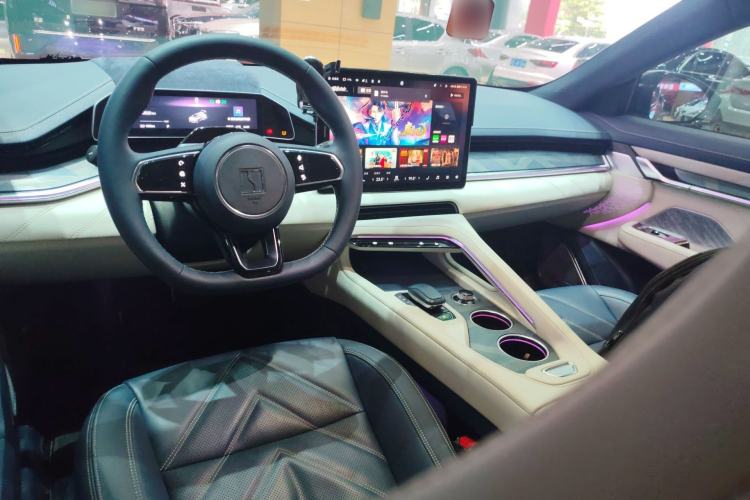 Used Zeekr 001 2021 Long-Range Dual-Motor WE Edition Center Console