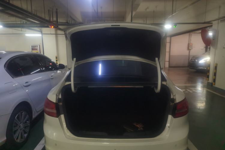 Used Ford Escort 2015 1.5L Automatic Comfort Edition Trunk