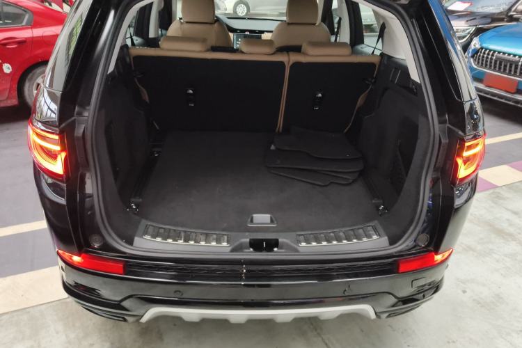 Used Land Rover Discovery Sport New Energy 2024 1.5T P300e Plug-in Hybrid Electric Version Trunk