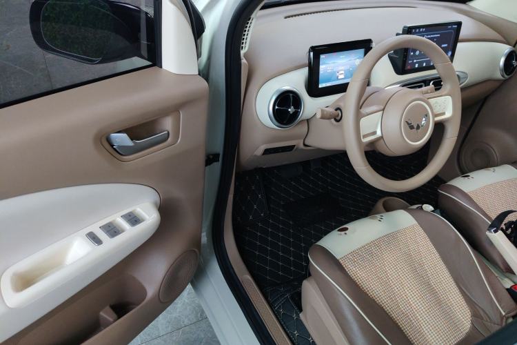 Used Wuling Hongguang MINIEV 2025 Four-Door Version Advanced Edition Driver Seat