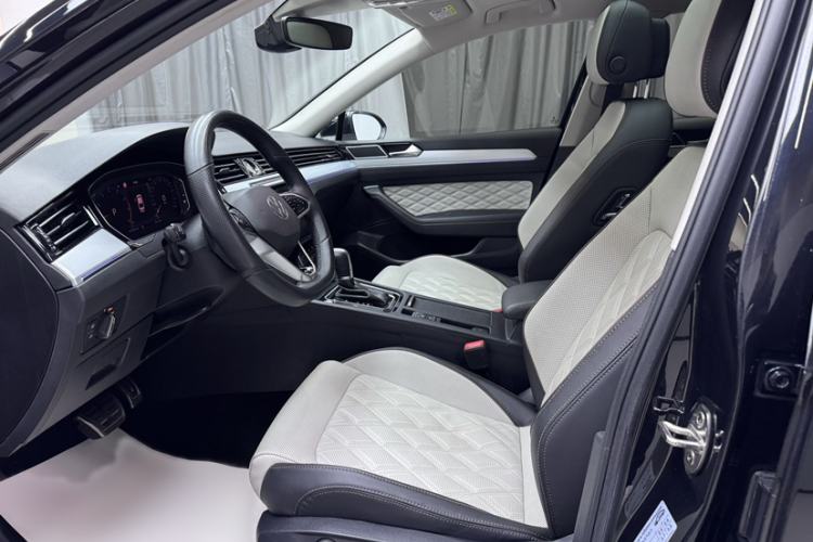 Used Volkswagen Magotan 2023 2 Million Units Commemorative Edition 330TSI DSG Luxury Version Interior 4