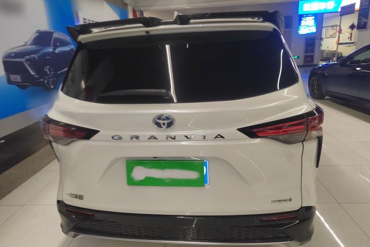 Used Toyota Granvia 2023 2.5L Hybrid Prestige PLUS Edition