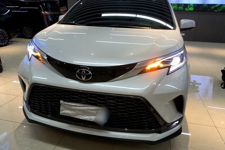 Used Toyota Granvia 2024 2.5L Hybrid Prestige PLUS Four-Wheel Drive Version
