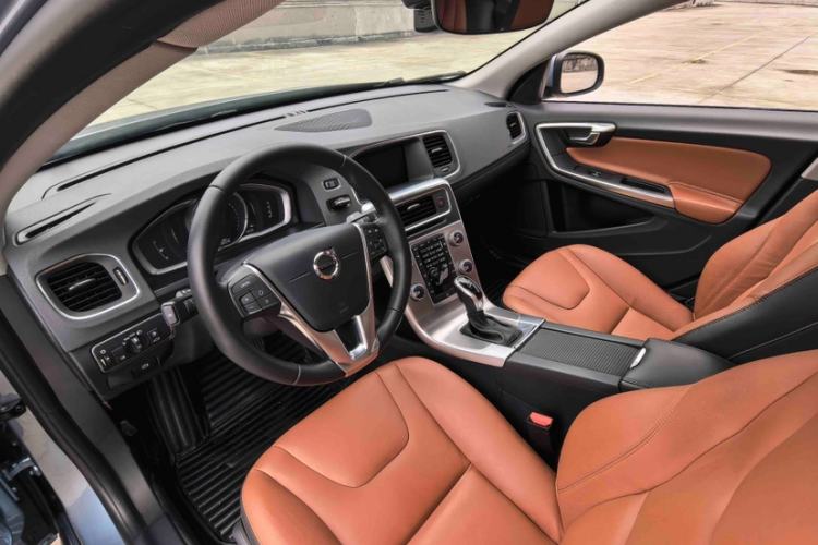 Used Volvo S60 2018 S60L T4 Smart & Ambitious Edition
