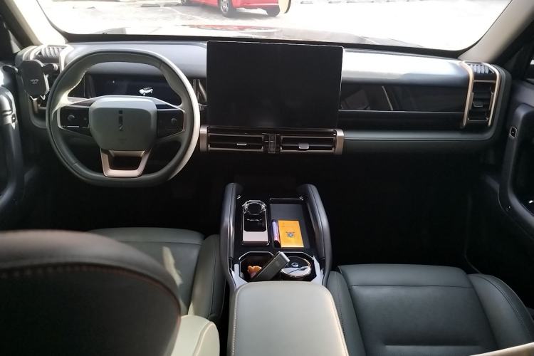 Used iCAR 03 2024 501km Four-wheel Drive Long-Range Advanced Version Center Console
