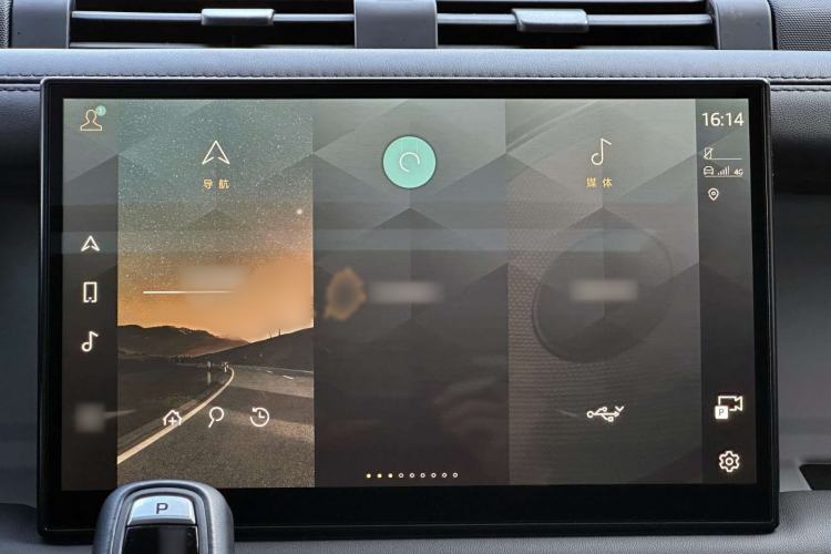 Used Land Rover Defender 2023 Facelift 110 3.0T P400 X-DYNAMIC HSE Interior 4