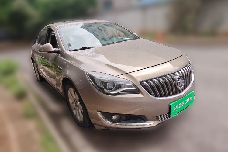 Used Buick Regal 2015 2.0L Leading Fashion Edition Front Right 45 Deg