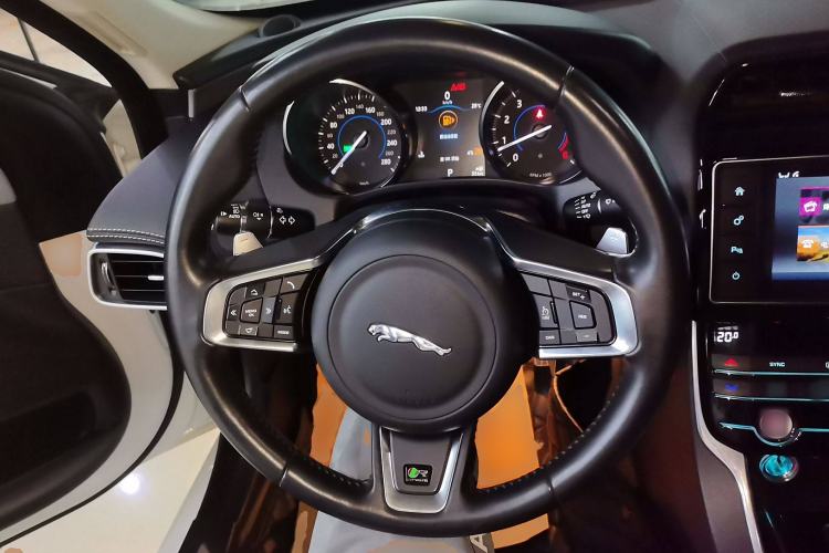 Used Jaguar XE 2017 2.0T 200 PS R-Sport