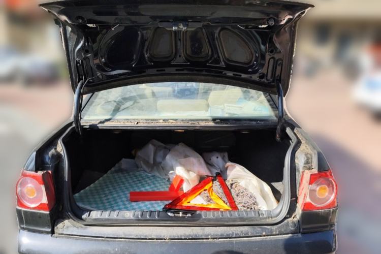 Used Volkswagen Santana Vista 2008 1.8L Manual Comfort Edition Trunk