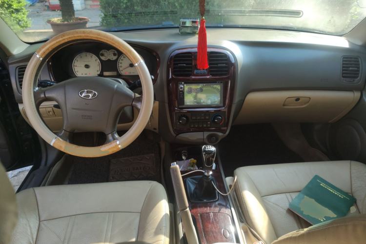 Used Hyundai MoInca 2009 2.0L Manual Luxury Edition GL
