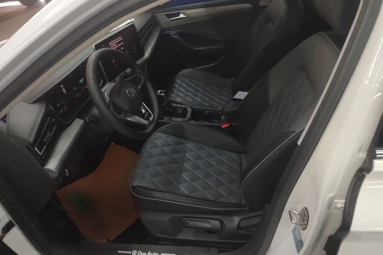 Used Volkswagen Sagitar 2023 300TSI DSG Excellence Edition Left Front Seat