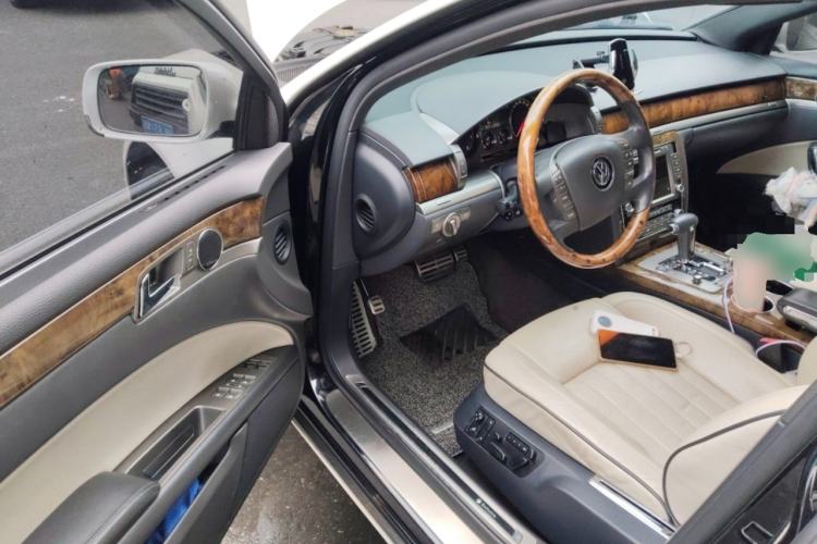 Used Volkswagen Phaeton 2011 3.6L V6 4-Seater Extended-Length Individual Edition