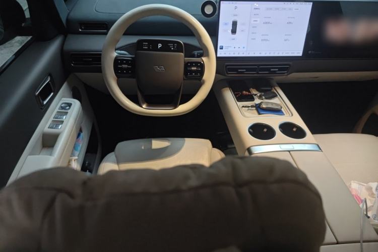 Used Li Auto MEGA 2024 Ultra Model