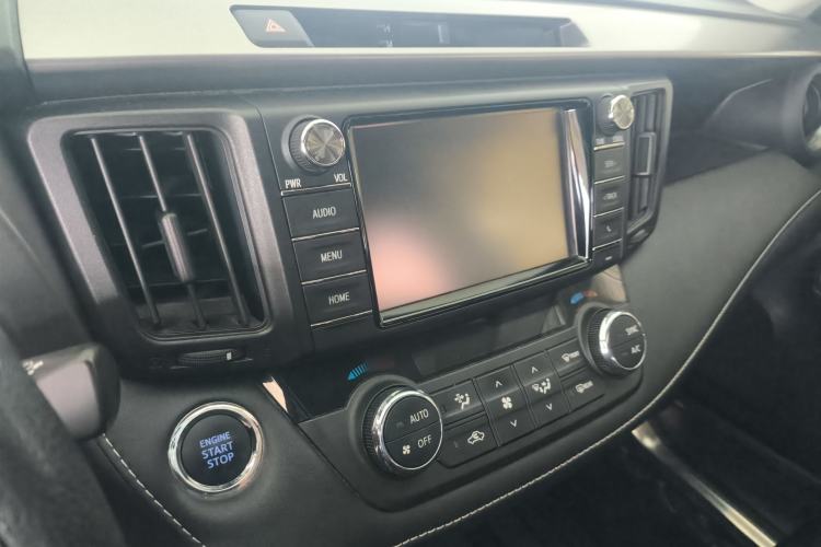 Used Toyota RAV4 2016 2.0L CVT Two-Wheel Drive Fashion Edition China V Standard
