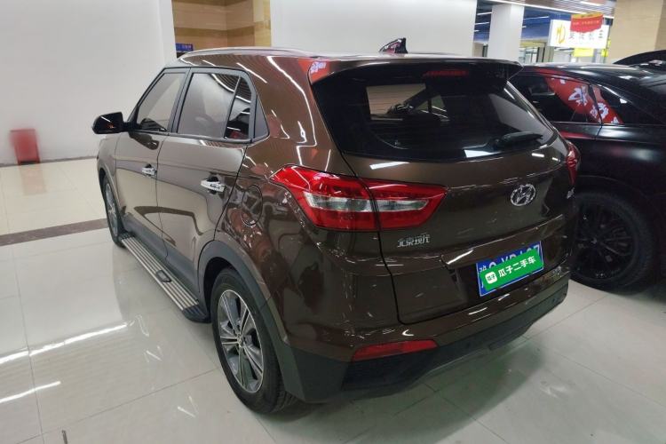 Used Hyundai ix25 2015 1.6L Automatic Two-Wheel-Drive Deluxe DLX Model
