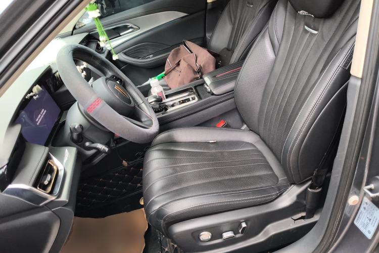 Used Hongqi H5 2023 2.0T Automatic Smart Connect Flagship Edition Left Front Seat