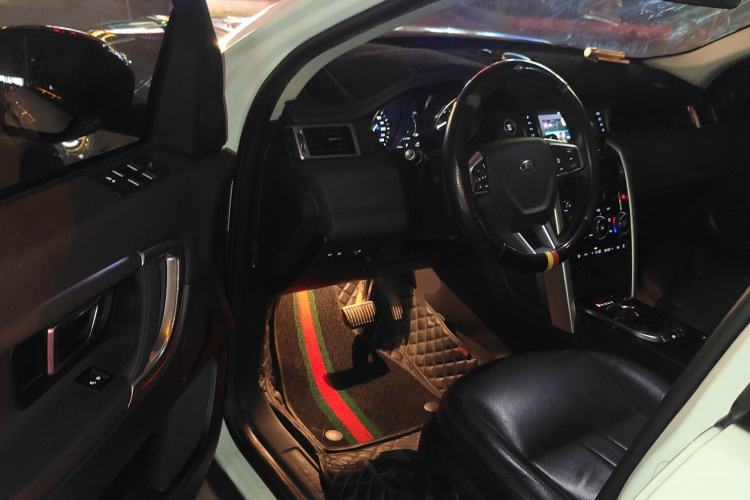 Used Land Rover Discovery Sport 2019 240 PS SE Version China VI Standard Driver Seat