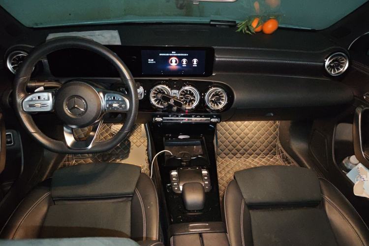 Used Mercedes-Benz A-Class 2022 Revised Version A 200 L Sport Sedan Fashionable Style