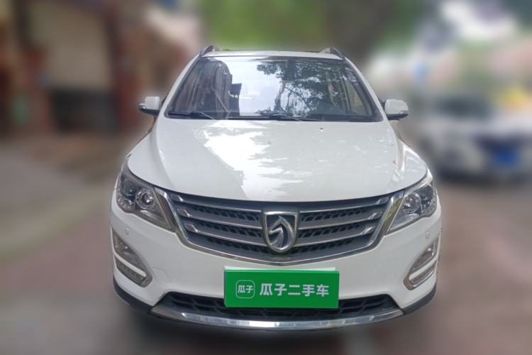 Used Baojun 560 2015 1.8L manual luxury version Front