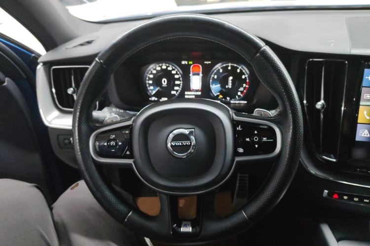 Used Volvo XC60 2019 T5 4x4 Zhiyuan Sport Edition China V Standard Steering Wheel
