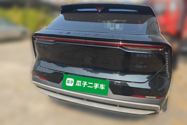 Used Venucia V 2022 260T Black Horse Edition · Idol
