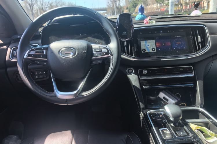 Used GAC Trumpchi GS8 2020 GS8S 390T Two-Wheel Drive Luxury Smart Connectivity Version Center Console