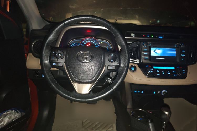 Used Toyota RAV4 2013 2.0L CVT Four-Wheel Drive New Edition