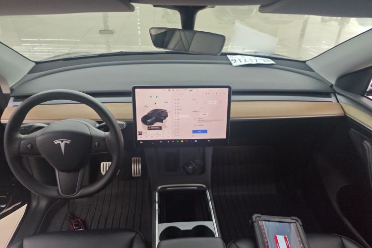 Used Tesla Model Y 2022 Performance High-Performance All-Wheel-Drive Version Center Console