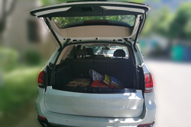 Used BMW X5 2017 xDrive28i Trunk