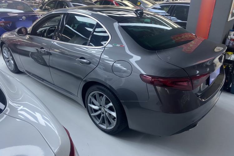 Used Alfa Romeo Giulia 2021 2.0T 280HP Luxury Edition
