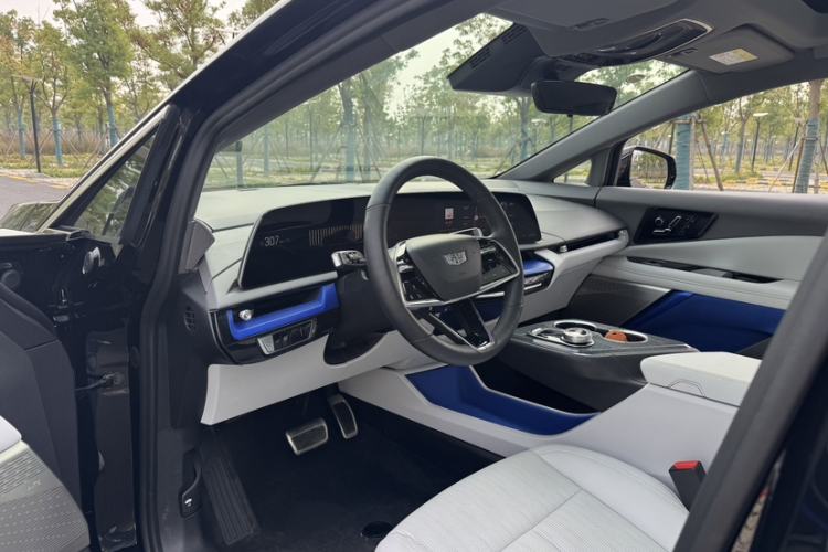 Used Cadillac OPTIQ 2024 Standard Range Version
