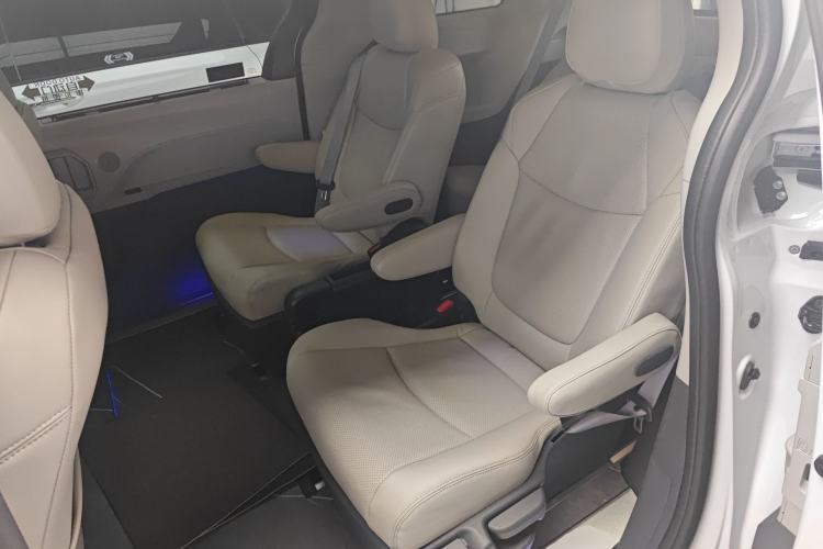 Used Toyota SIENNA 2024 2.5L Hybrid Comfort Edition Left Rear Seat