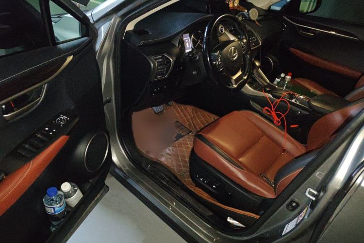 Used Lexus NX 2015 300h All-Wheel-Drive Fēngzhì Edition Interior 3