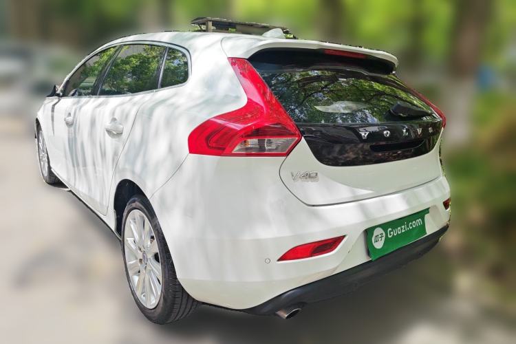 Used Volvo V40 2013 2.0T Zhiya Edition
