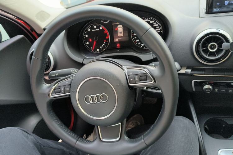 Used Audi A3 2014 Limousine 40 TFSI S line Comfort Model