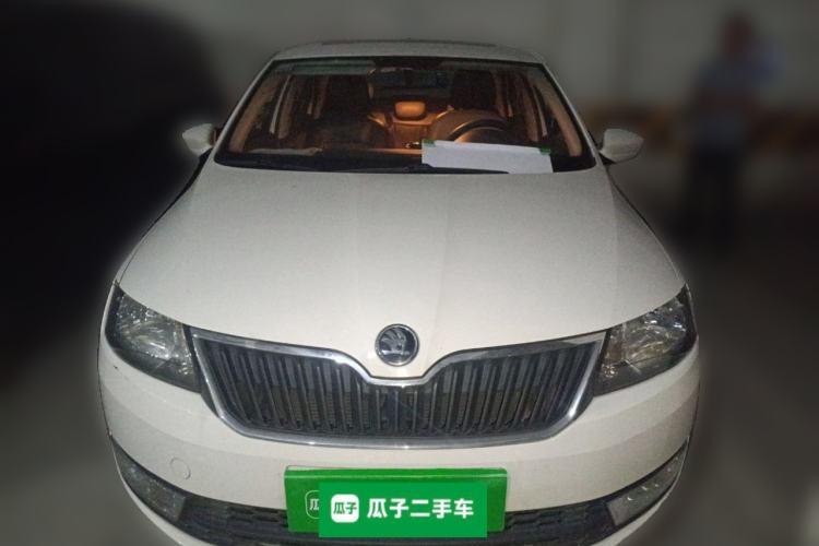 Used Skoda Rapid 2015 1.6L Manual Smart Selection Model

