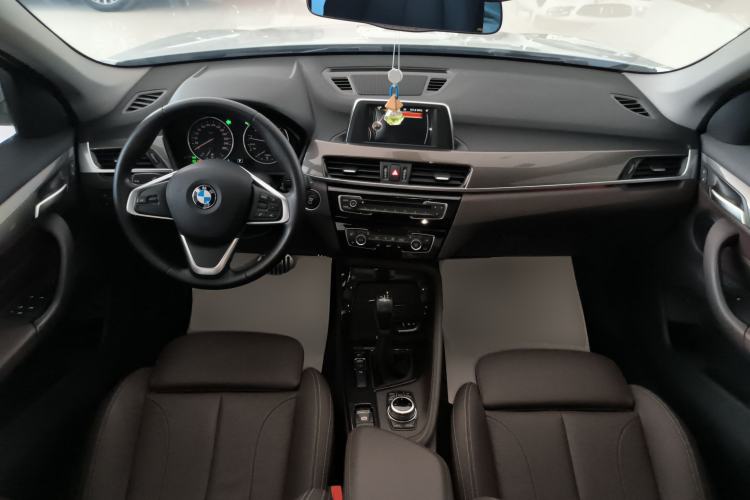 Used BMW X1 2016 sDrive20Li Luxury Model Center Console