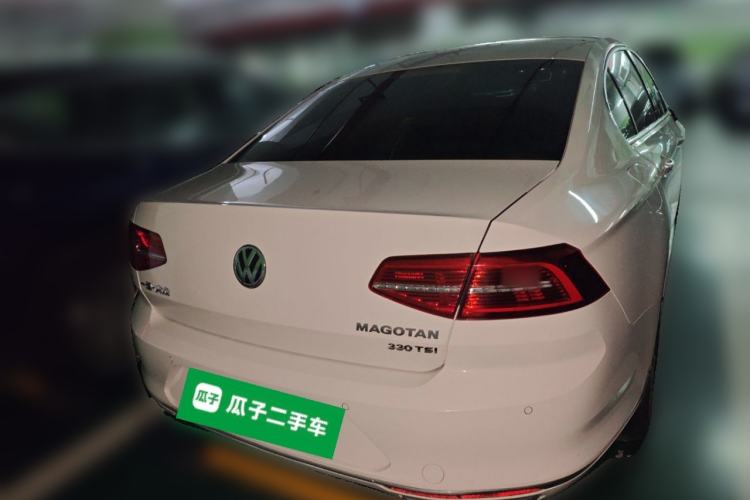 Used Volkswagen Magotan 2017 330TSI DSG Luxury Model Rear