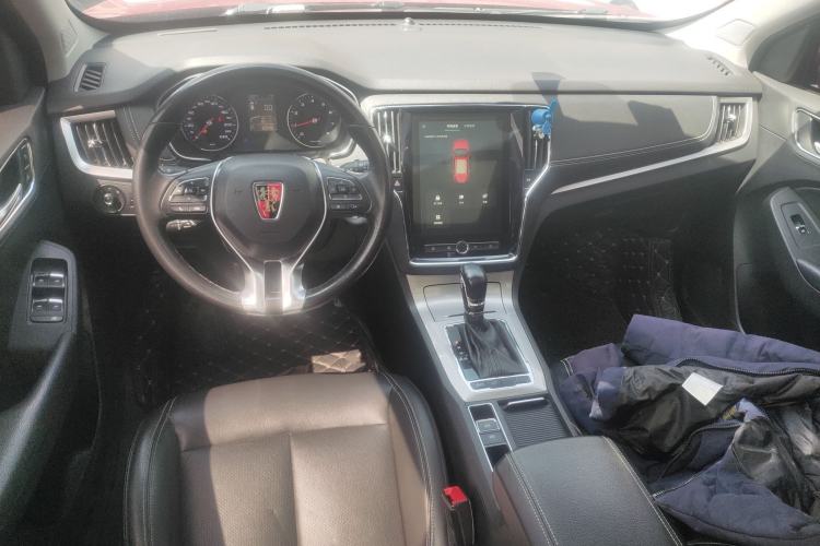 Used Roewe RX5 2016 20T Two-Wheel Drive Automatic Internet Smart Edition Center Console