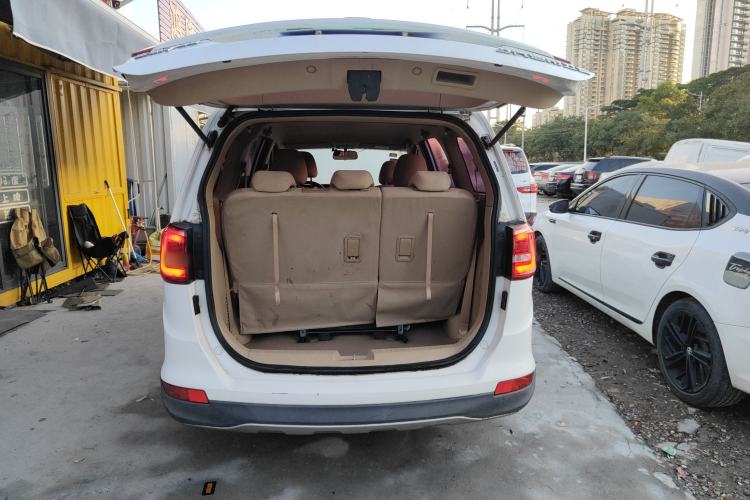 Used Baojun 730 2016 Revised 1.5L Manual Standard Version 7 Seats China V Emission Standard Trunk