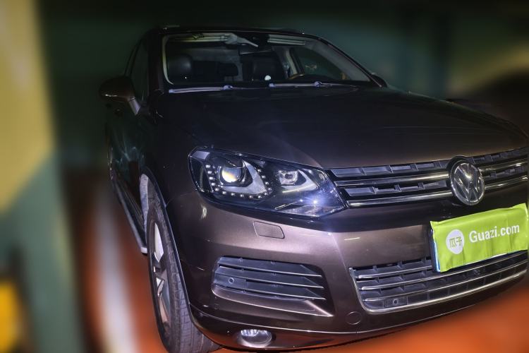 Used Volkswagen Touareg 2013 3.0 TSI Limited Luxury Edition Front Right 45 Deg