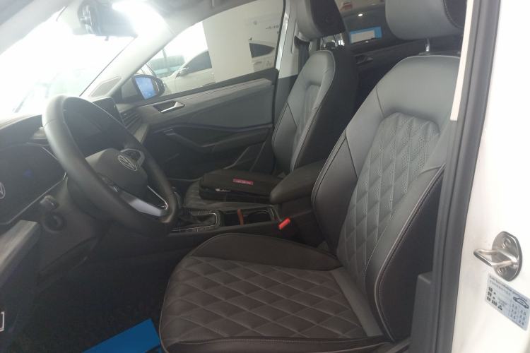 Used Volkswagen Sagitar 2023 300TSI DSG Excellence Edition Left Front Seat